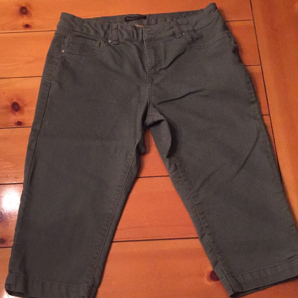 Khaki capri shorts